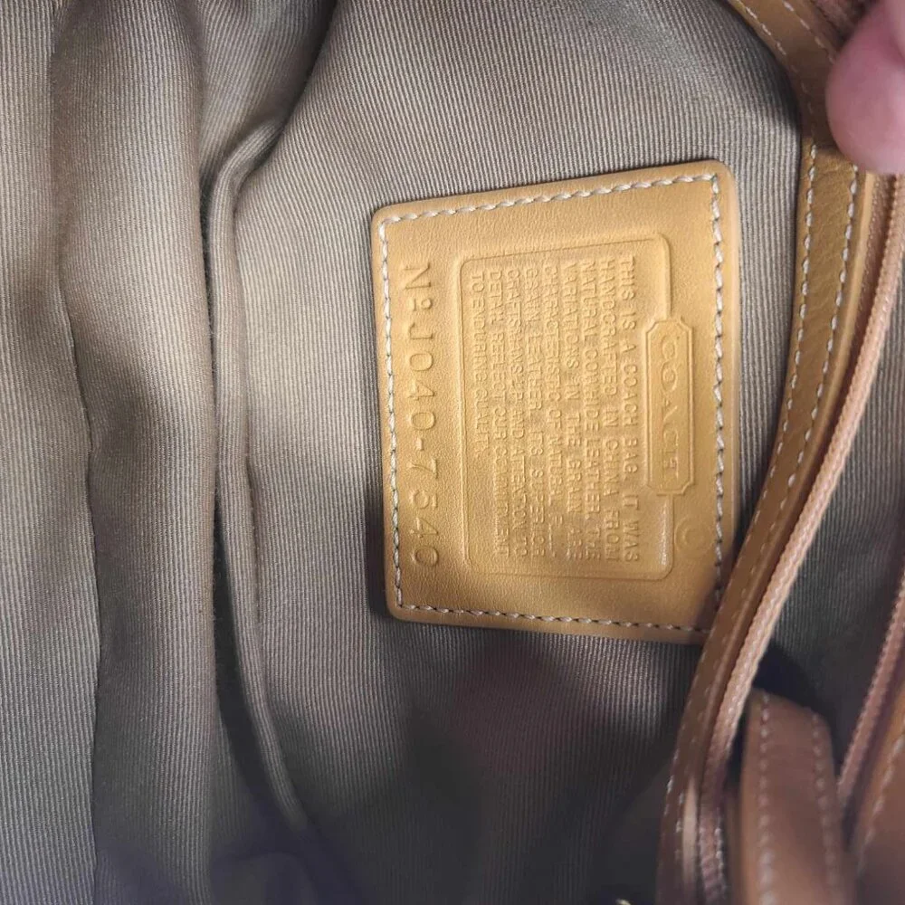 COACH Vintage Hampton Buckle Flap Bag Crossbody in brown/tan - Picture 9 of 11